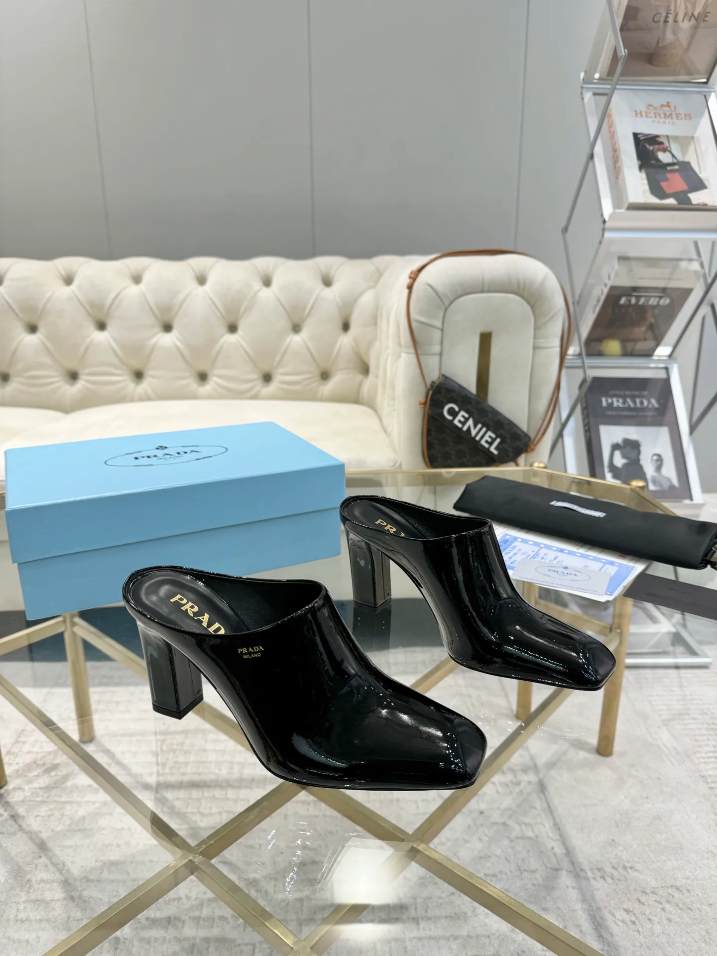 👟👟Ex-factory price 560👟👟 (imitation leather bottom-20) New arrival 👉Ready stock👈 Remove the original board and make a 1:1 replica‼ ️The highest version ✅2025Prada early spring catwalk popular style 😘The latest spring style thick heel small square toe series (leather outsole) (new 👉Ready stock👈 dismantle the original board 1:1 replica‼️ The highest version ✅2025Prada early spring catwalk catwalk popular style 😘latest spring style thick heel small square toe series Ex-factory price 480 (genuine leather outsole) 220 (simulated leather sole) A must-have for goddesses. Super beautiful on the feet. ‼ ️The upper and insole adopt the latest 3D LOGO elements. High-end 414243 Custom-made, non-returnable and non-exchangeable) Simulated leather sole) A must-have for goddesses, super beautiful on the feet ‼ ️The upper and foot pads adopt the latest 3D LOGO elements, three-dimensional and advanced‼ ️Imported original cowhide leather, soft and textured, lining + foot pads, imported sheepskin lining, breathable and comfortable, matching private model heel, heel height 8M, size 35M-39M (34 40 414243 customized, non-refundable and non-exchangeable)